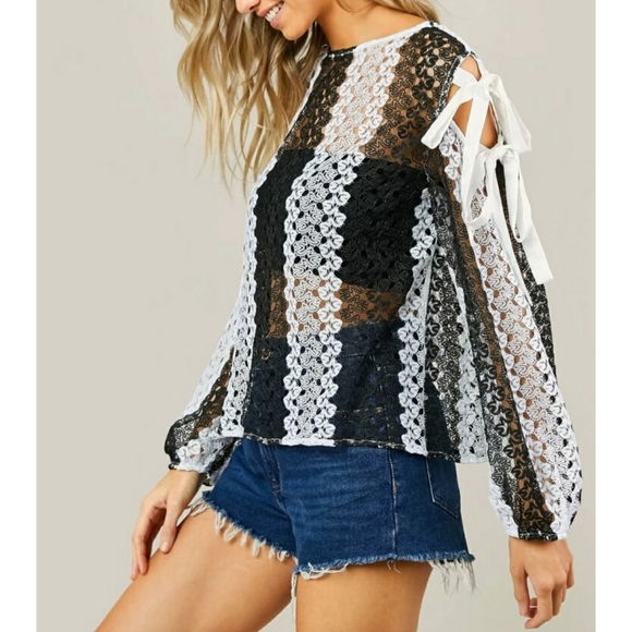 🔥VIVA | Tie Sleeves Lace Top - Picture 2 of 5